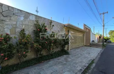 Casa à venda no jardim cardinalli, são carlos: 4 dormitórios, piscina e edícula!