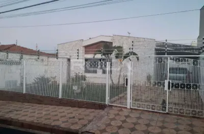 Casa com 3 quartos à venda na Rua São Pio X, 215, Vila Prado, São Carlos