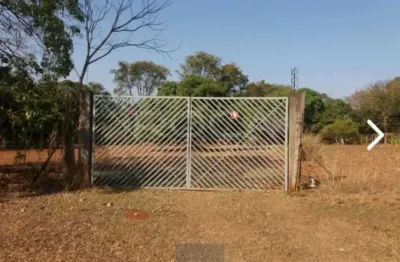 Chácara aconchegante à venda em são carlos - 1 dormitório e amplo terreno