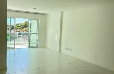 Excelente apartamento a venda no bairro da praia dos cavaleiros a 30 metros da areia
