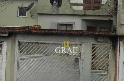 Sobrado 180m², com 3 quartos (1 suíte), varanda c/ churrasqueira, 4 vagas, á venda no Riacho Grande - São Bernardo do Campo/SP.