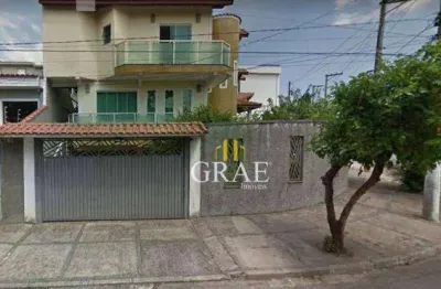Sobrado de 338m², 3 dormitórios, sendo 2 suítes, 6 vagas de garagem Bairro dos Casas - São Bernardo do Campo.