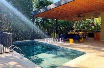 Oportunidade em condomínio fechado !! Com uma localização estratégica, muito requinte e conforto em meio a natureza.