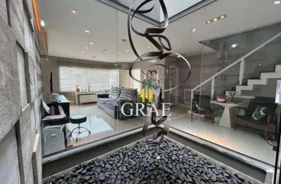 Sobrado 251m², com 3 suítes, quintal c/ churrasqueira, 6 vagas, á venda no Jardim Maria Adelaide - São Bernardo do Campo/SP.