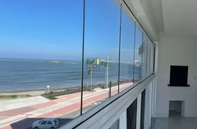 Apartamento frente mar com 3 suítes, no gravatá navegantes/sc.