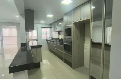 Apartamento 1 suíte + 1 dormitório a 35m do mar com jacuzzi privativa
