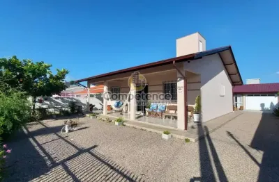 Casa para Venda em Palhoça, Pinheira, 4 dormitórios, 1 suíte, 3 banheiros, 4 vagas