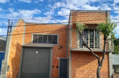 Casa comercial com 1 sala para alugar na Avenida Fábio da Silva Prado, 423, Jardim São João, Araras