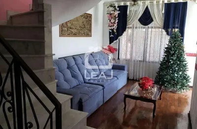 Sobrado à venda, 142 m² no Parque Maria Helena com 3 quartos e 3 vagas de garagem