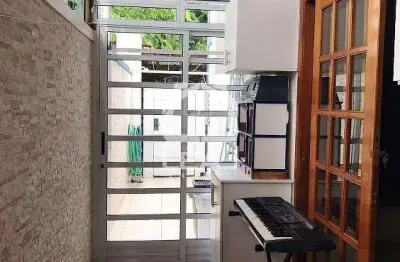 Sobrado à venda de159m² no Morumbi Sul com 3 quartos e 2 vagas de garagem