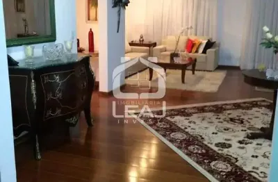 Apartamento à venda de 250m² na Vila Andrade com 4 quartos sendo 3 suites e 4 vagas de garagem