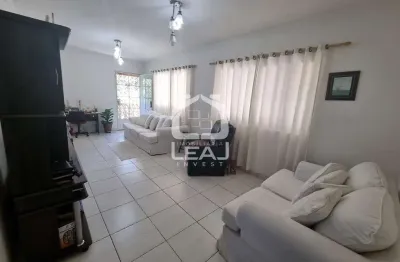 Chácara à venda de 1055m² no Recreio Primavera em Itapecerica da Serr com casa de 2 quartos e 2 vag