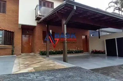 Casa para Venda em Cotia, GRANJA VIANA, 4 dormitórios, 3 suítes, 6 banheiros, 3 vagas