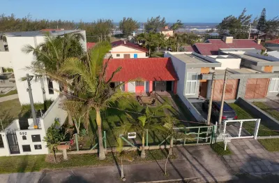 Casa à venda na Rua Andira, 45, Zona Norte, Capão da Canoa