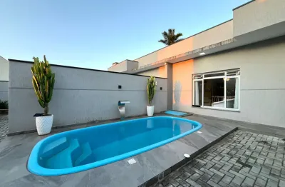 Casa elegante planejada com 3 quartos e piscina guaratuba - pr