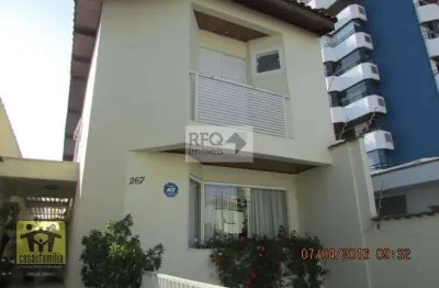 Sobrado com 3 quartos  à venda na região do ipiranga com churraqueira  e quintal !!