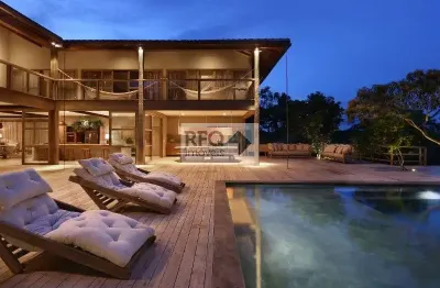 Refúgio dos sonhos em trancoso: bela casa com vista para o vale e o mar, piscina e conforto excepcional