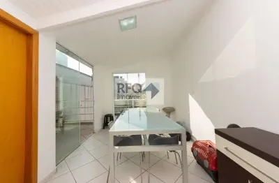 Casa espaçosa com 3 suítes, 4 vagas de garagem na vila clementino