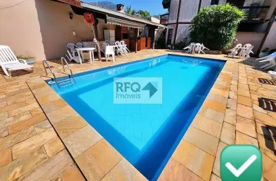 Sobrado à venda em condomínio fechado com piscina, sauna e academia na praia da enseada no guaruja