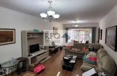 Este imóvel é ideal para quem busca conforto, comodidade e uma excelente localização. precisa fazer uma reforma!!
