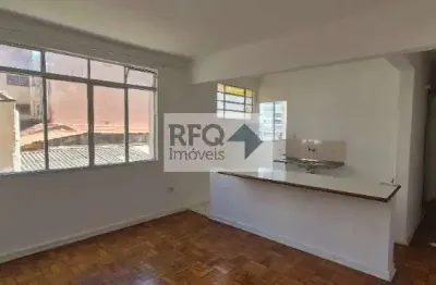 Venha conhecer este lindo apartamento localizado a poucos passos do parque da aclimação!