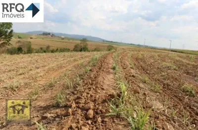 Terreno com nascente a 100 km de são paulo e a 7 km do centro de boituva para compra !!