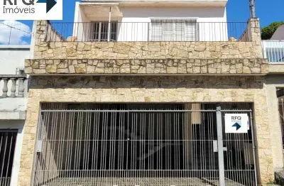 Casa bem grande na vila monumento podendo subdividir ela em duas!!