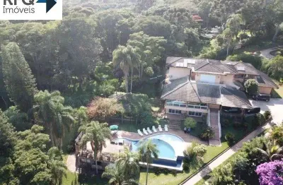 Aos pés da represa de ibiúna, em área totalmente segura e reservada, encontra-se esta maravilhosa propriedade.