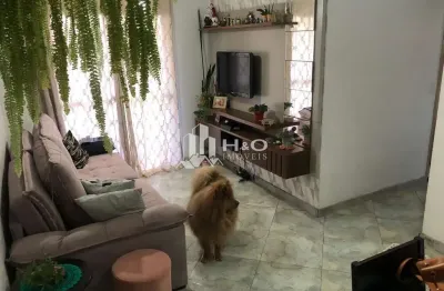 Excelente apartamento à venda na Vila Carmosina – ótima localização