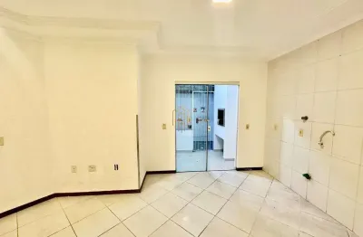 Apartamento com 2 quartos à venda no Ingleses do Rio Vermelho, Florianópolis  por R$ 299.000