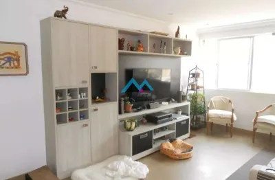 Excelente apartamento de 2 quartos, sendo 1 suíte, 93 m², todo reformado, com vista para o Cristo Redentor e Pão de Açúcar, à venda no Humaitá.