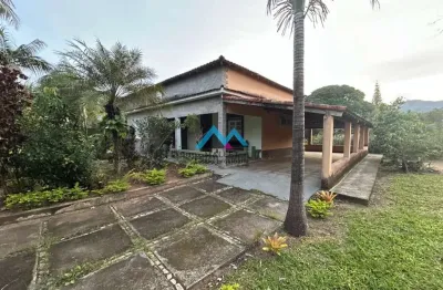 Maravilhoso sítio com 2 casas, 7.882 m² à venda em Santa Cândida, em Itaguaí.