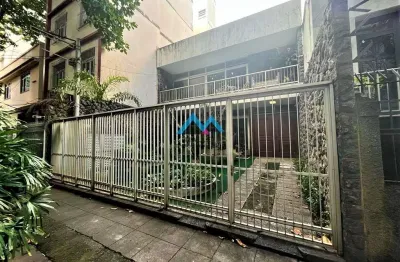 Maravilhosa casa duplex com 3 quartos, sendo 1 suíte com closet, 283 m², à venda na Tijuca.