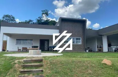 Chácara com duas casas , a principal com 3 dormitorios,1 suíte, 2 banheiro e a casa /convidados -2 dormitórios, e 1 banheiro  à venda - Taquaral -Itu