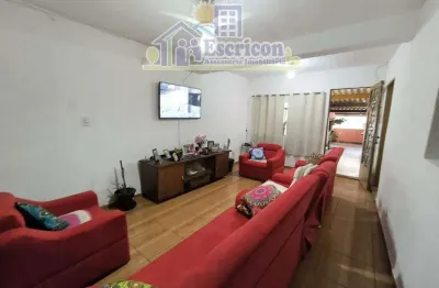 Casa à Venda - Jardim Santo André, ideal para famílias grandes ou para quem busca uma renda extra com locação!
