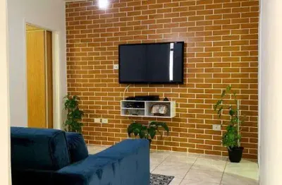 Ótima casa disponível para venda no bairro Jardim Vera Cruz, cômodos amplos e bem arejados!