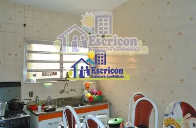 Ótima casa disponível para venda na Cidade São Mateus, cômodos amplos e bem arejados.