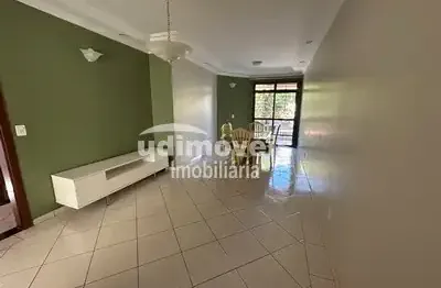 Apartamento com 3 quartos para alugar no Santa Mônica, Uberlândia 