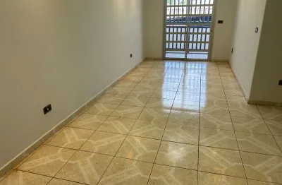 Apartamento com 4 quartos para alugar no Brasil, Uberlândia 