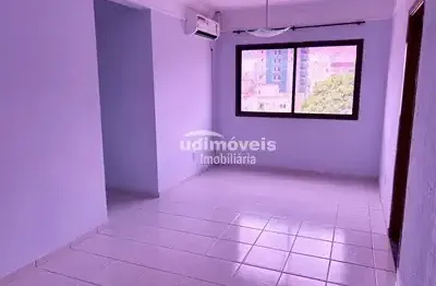 Apartamento com 2 quartos para alugar em Saraiva, Uberlândia 
