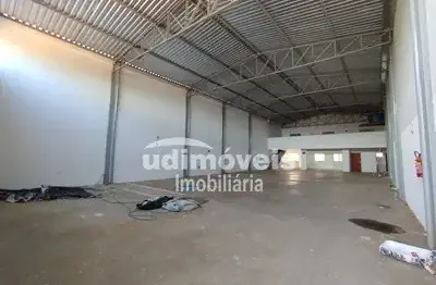 Barracão / Galpão / Depósito à venda no Marta Helena, Uberlândia 