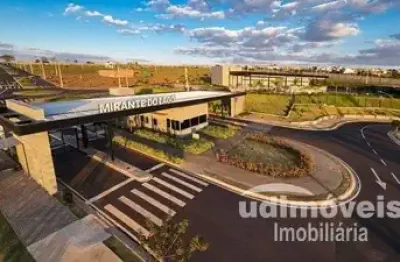 Terreno em condomínio fechado à venda na Rua Reinaldo Alves Da Rocha, 01, Portal do Vale, Uberlândia