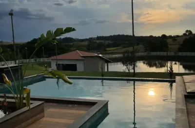 Chacara de Alto Padrão a 50 km de Goiânia Lago Espetacular + Piscina  Com Borda Infinita