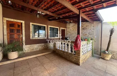 Casa com 2 quartos à venda na Avenida Goiás, 425, Retiro, Volta Redonda