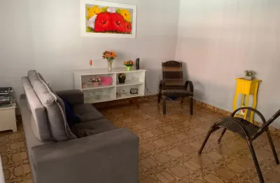 Oportunidade no guará ii - casa térrea com suíte e bem localizada!