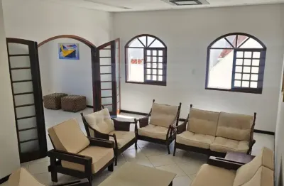 Casa com 4 dormitórios, 4 salas, piscina e churrasqueira no bairro da Carvoeira - Florianópolis