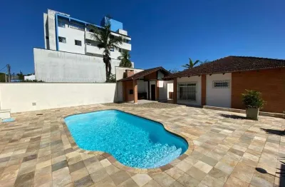 Casa com 3 quartos à venda na Rua Maravilha, 94, Floresta, Joinville