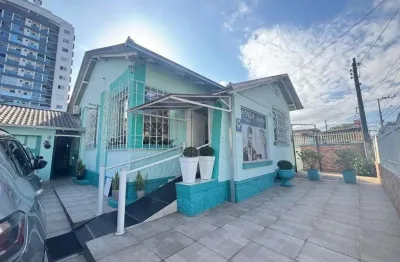 Casa comercial à venda na Rua Urussanga, 640, Bucarein, Joinville