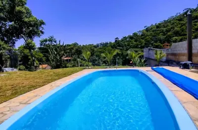 Chácara no bairro Chácaras Rodeio Mil metros quadrados 3 dormitórios com piscina