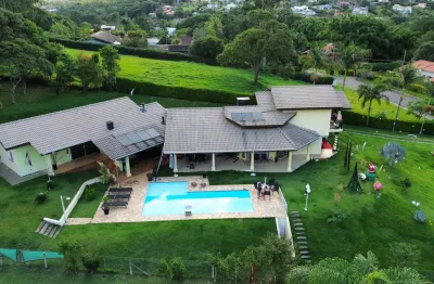 Casa espetacular à venda no Jd das Palmeiras em localização privilegiada, com vista permanente para a natureza